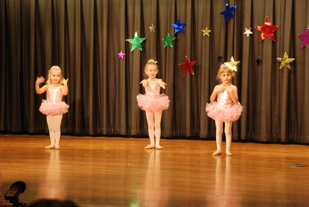 2012/05(May)/Sydney's Dance Recital/2012-05-12-Sydney's Recital-01.jpg
